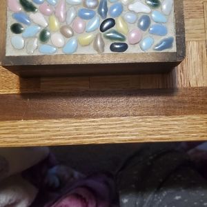 Pebbled stone box